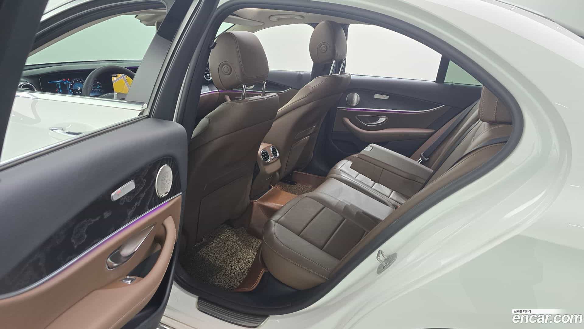 E-Class Mercedes-Benz 2017.6-OPTION-016