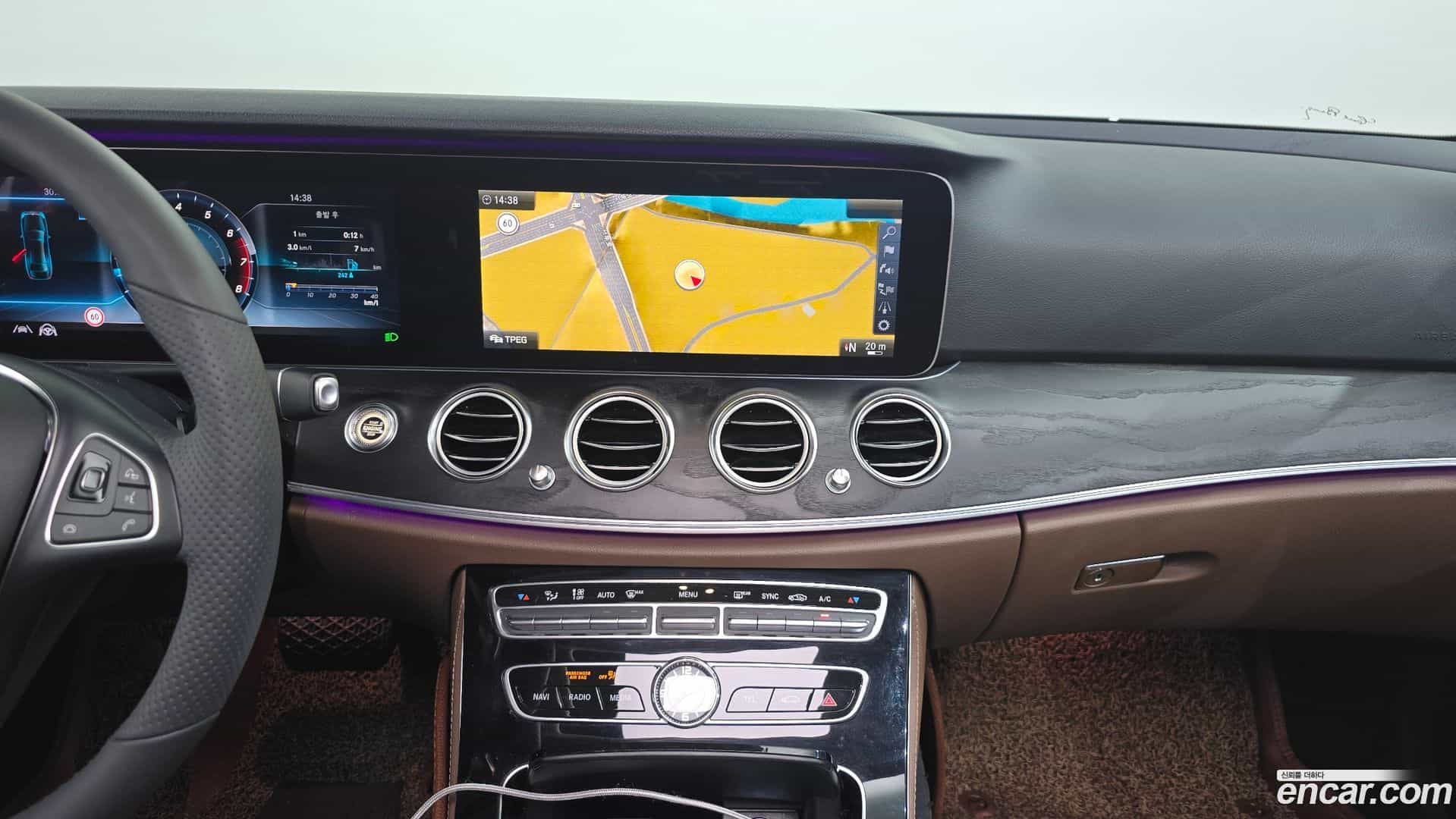 E-Class Mercedes-Benz 2017.6-OPTION-017