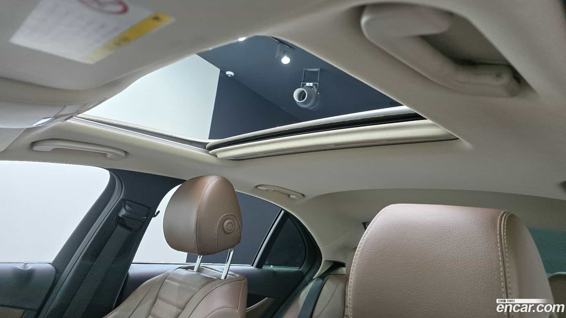 E-Class Mercedes-Benz 2017.6-OPTION-021