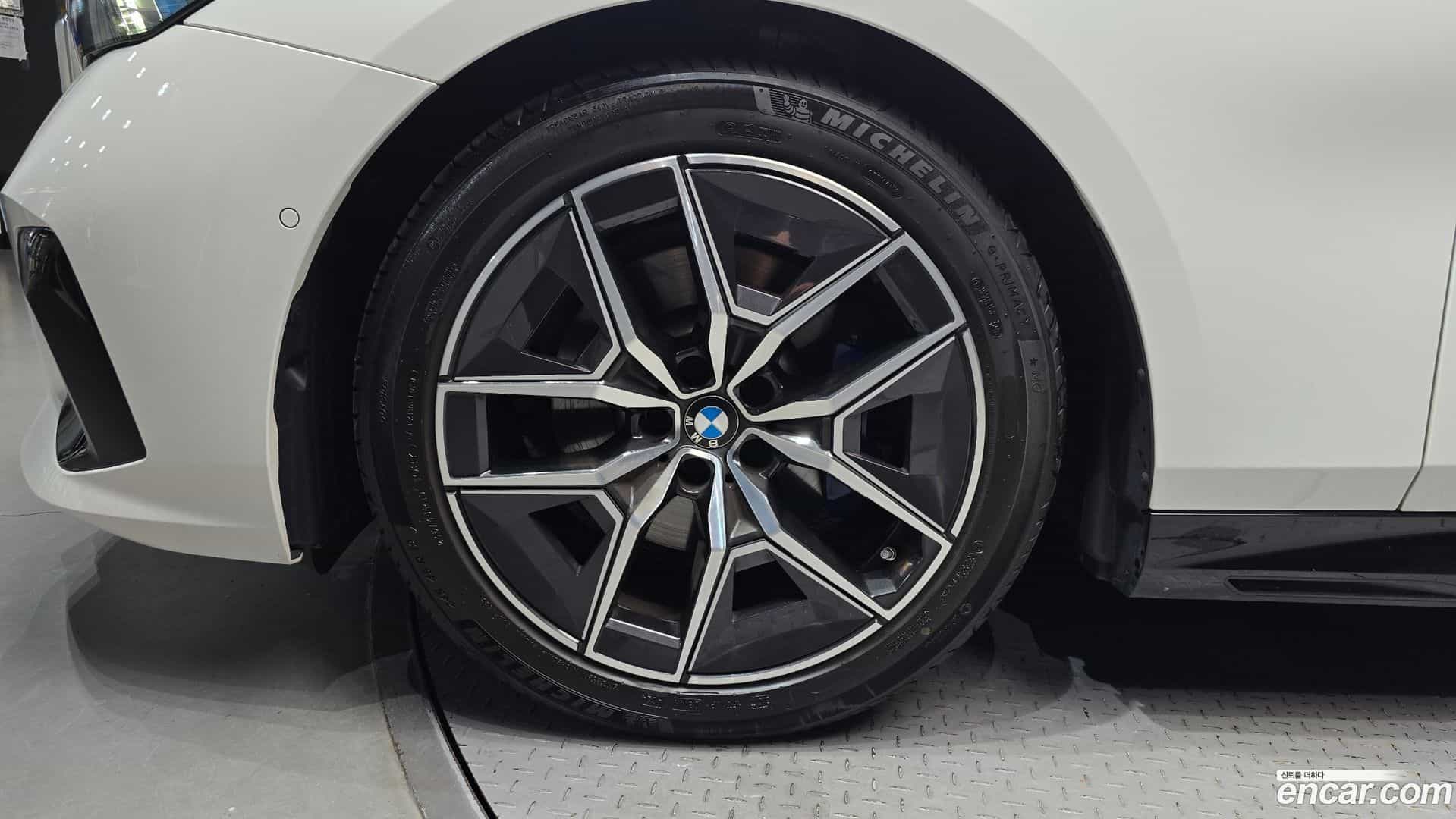 5-Series BMW 2025.5-OUTER-005