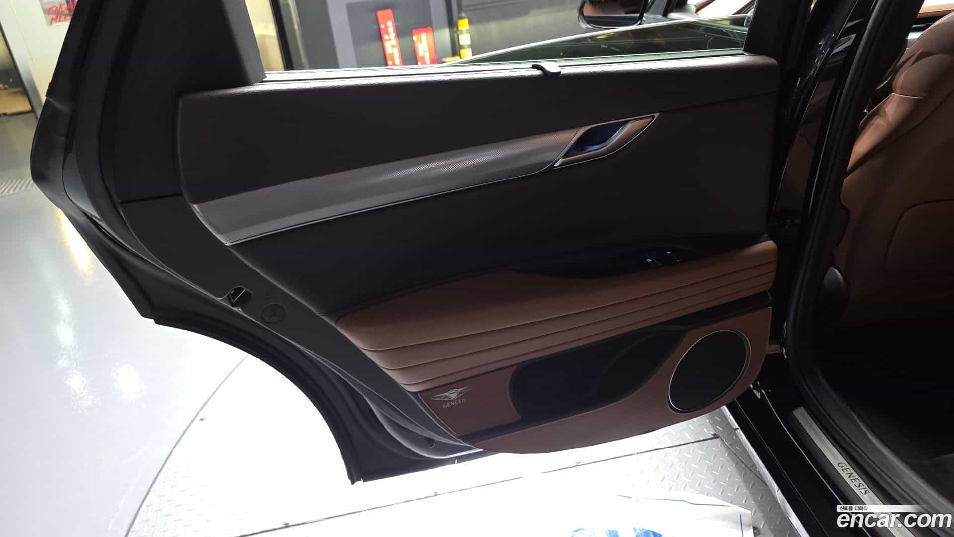 G80 Genesis 2021.0-INNER-035