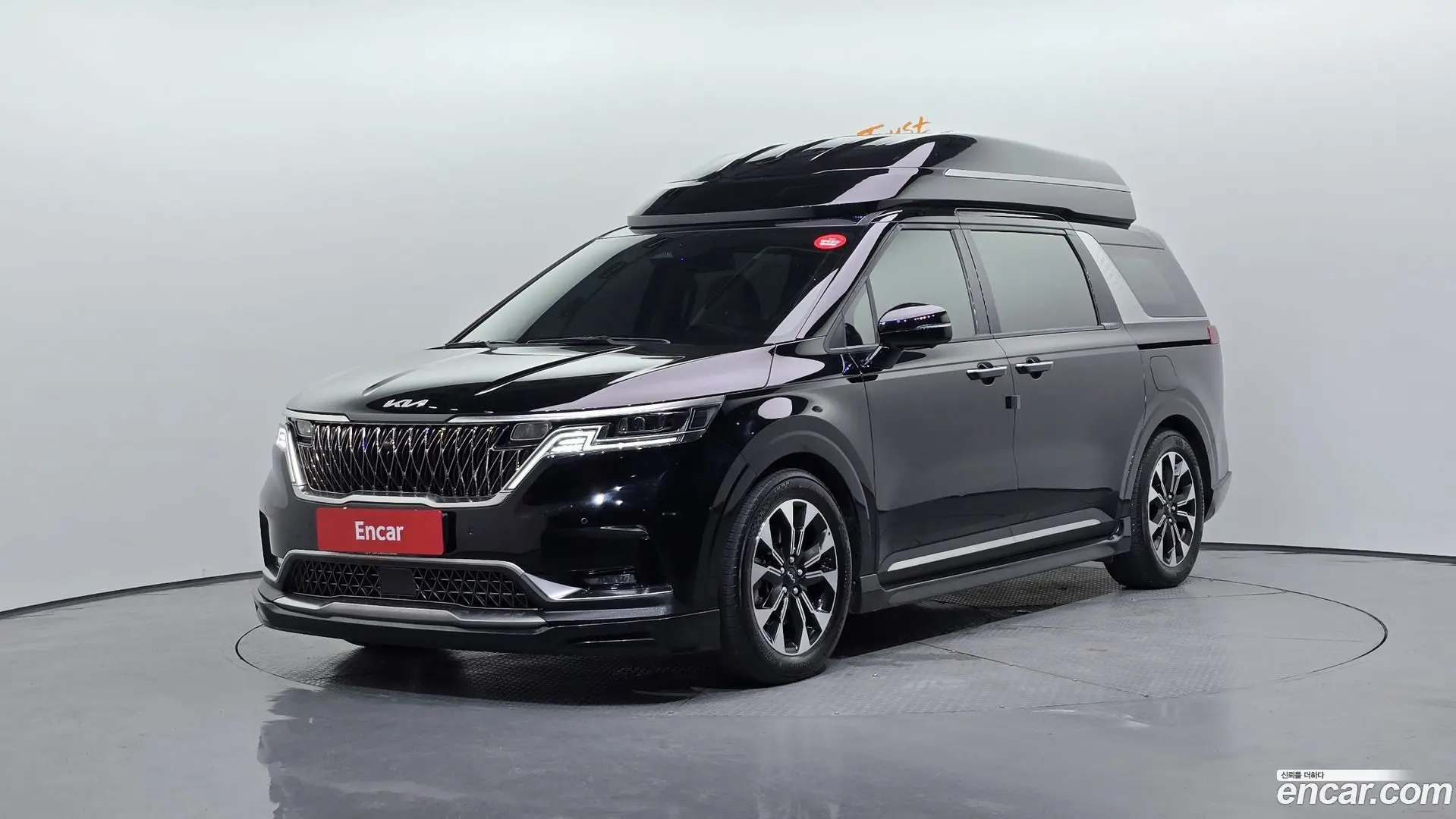 Main__Slider__Photo:Canival Kia 2021.9-0