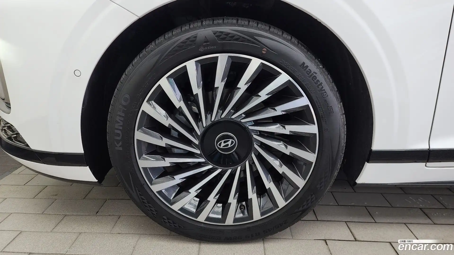 Grandeur Hyundai 2024.4-OUTER-005