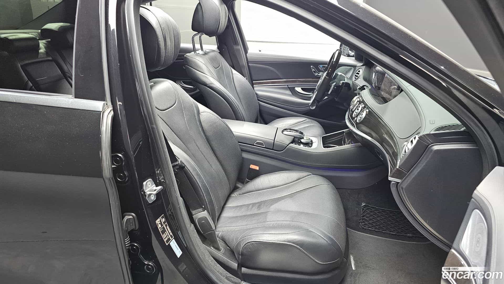 S-Class Mercedes-Benz 2019.10-INNER-010
