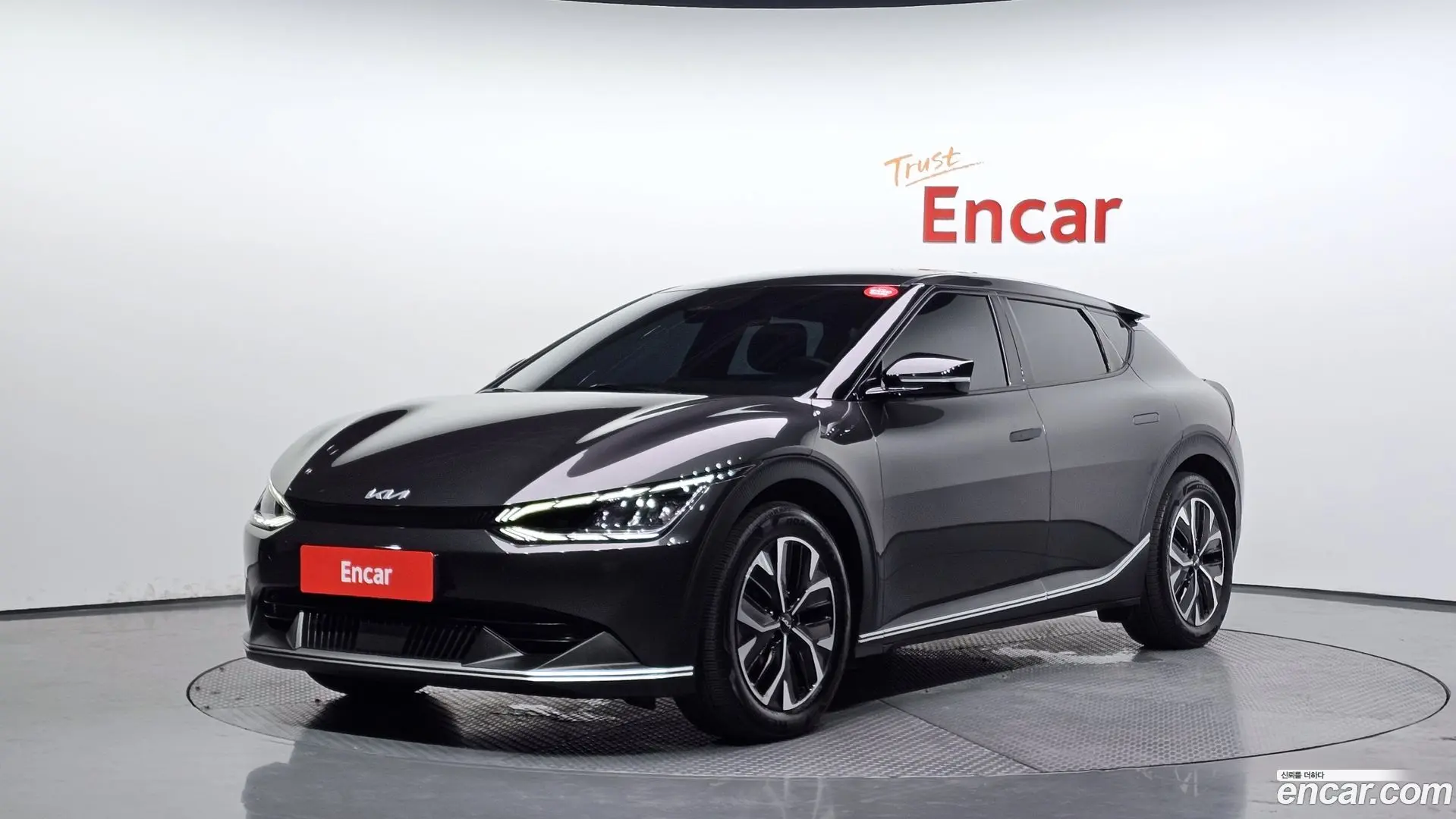 Main__Slider__Photo:EV6 Kia 2022.2-0