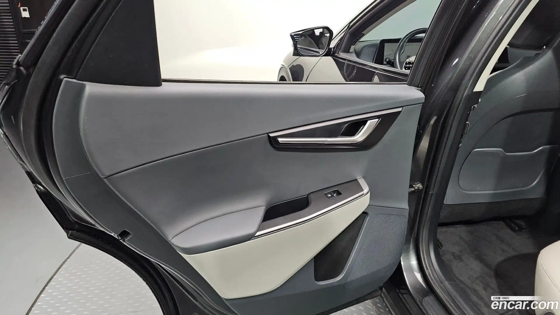 EV6 Kia 2022.2-INNER-035