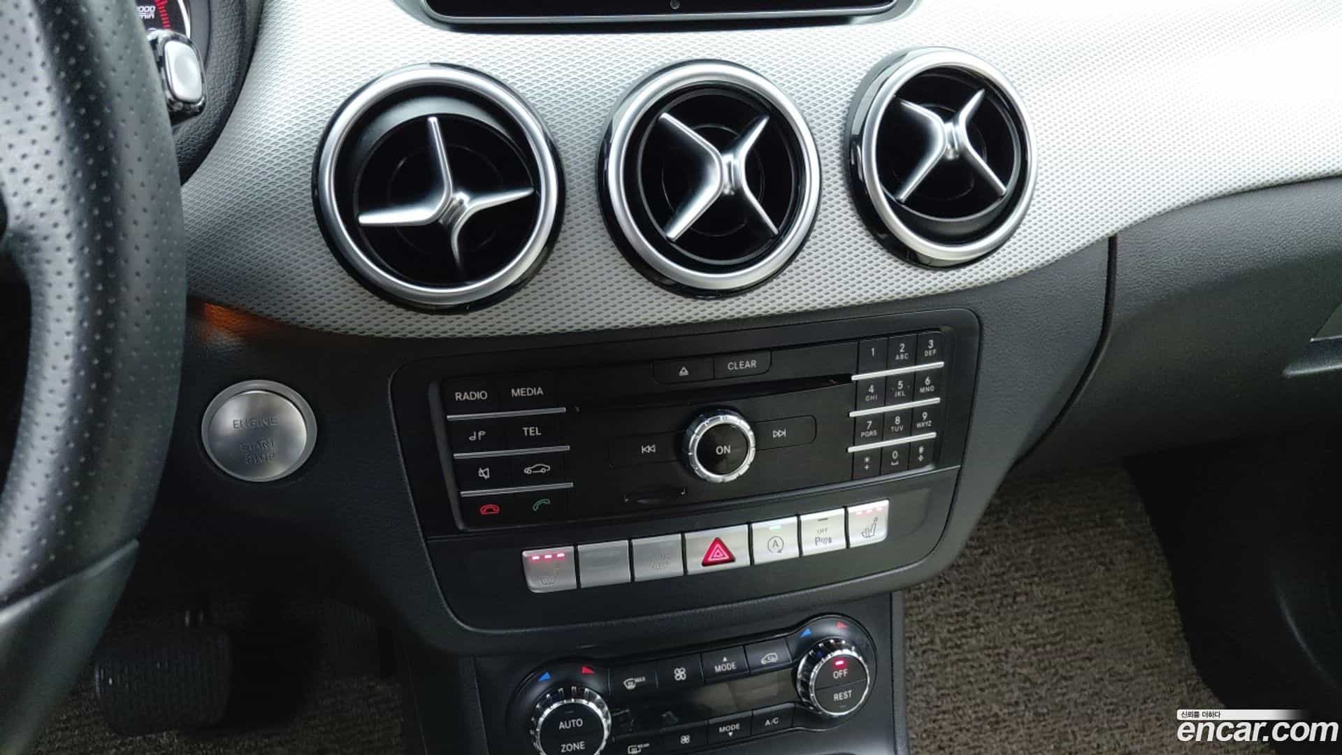 B-Class Mercedes-Benz 2018.8-INNER-008
