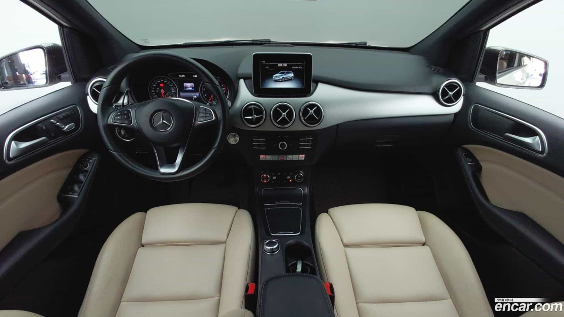 B-Class Mercedes-Benz 2018.8-OPTION-020