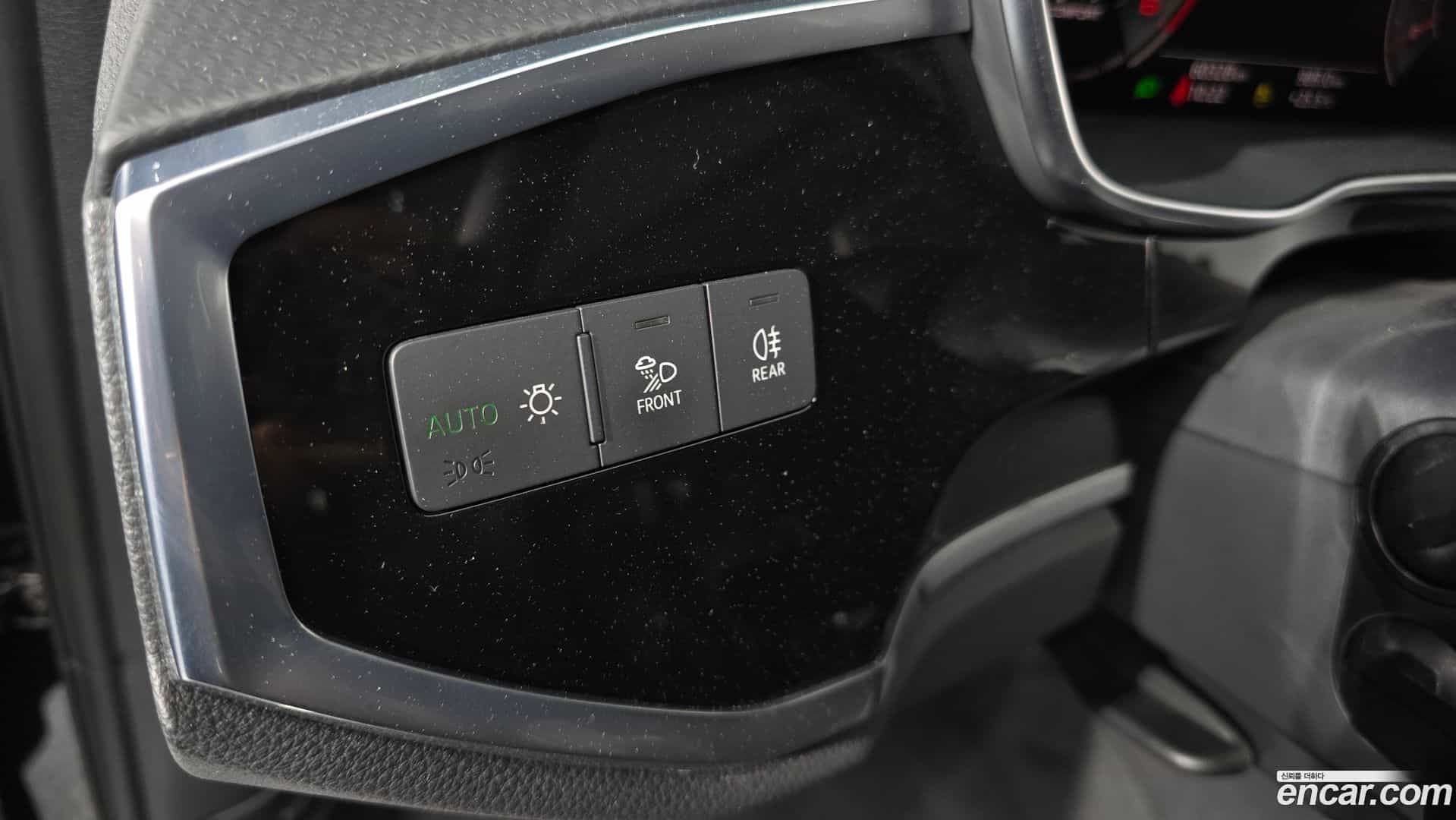 Q3 Audi 2023.10-OPTION-016