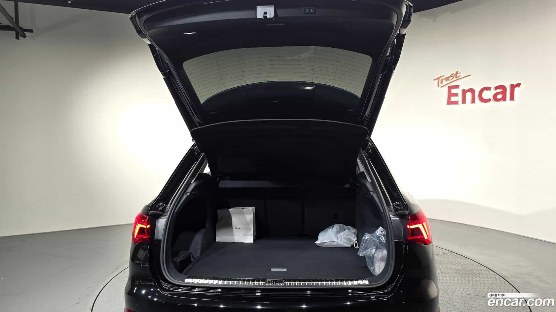 Q3 Audi 2023.10-OPTION-022
