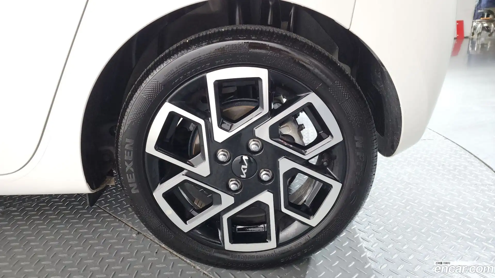 RAY Kia 2024.1-OUTER-031