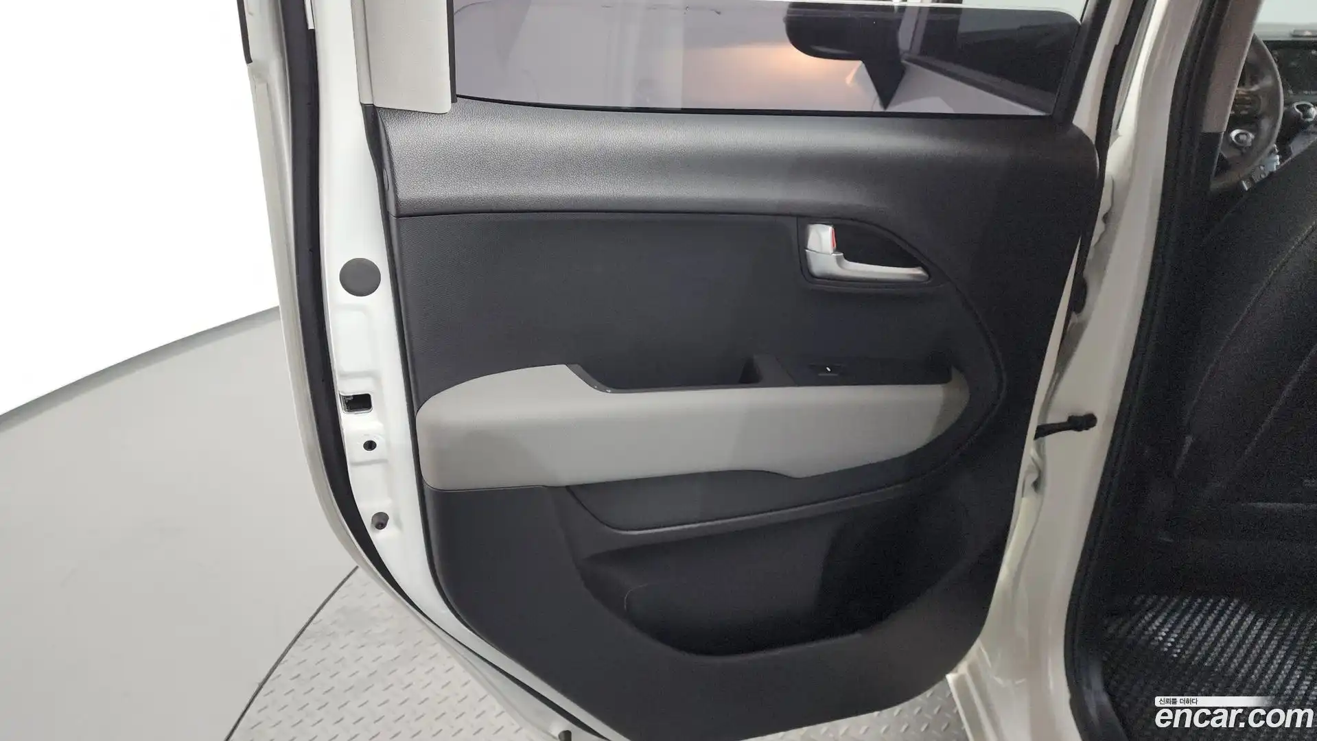 RAY Kia 2024.1-INNER-035