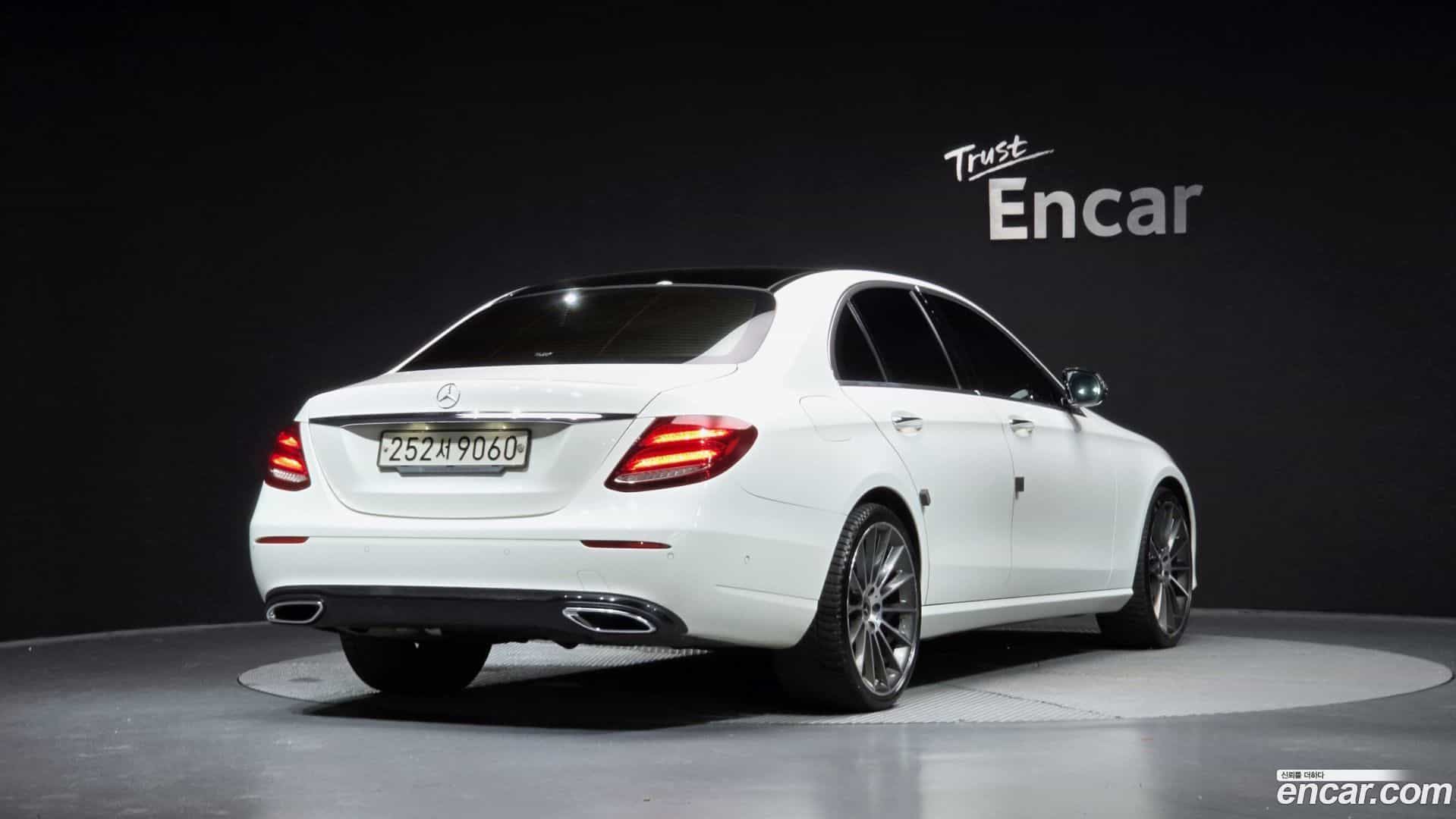 E-Class Mercedes-Benz 2020.6-OUTER-002