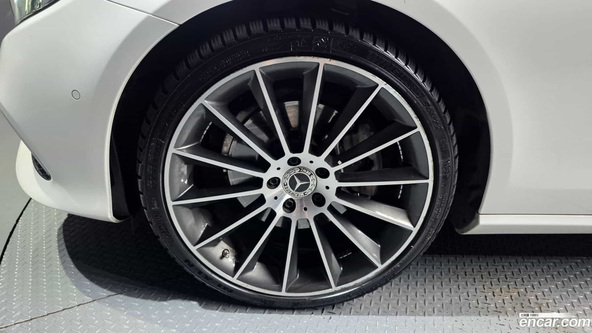 E-Class Mercedes-Benz 2020.6-OUTER-005
