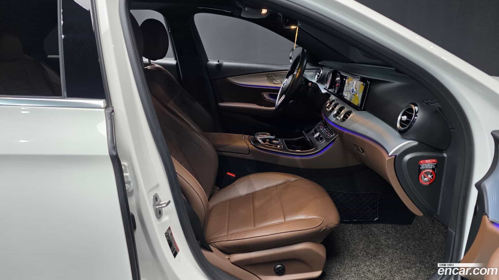 E-Class Mercedes-Benz 2020.6-OPTION-015