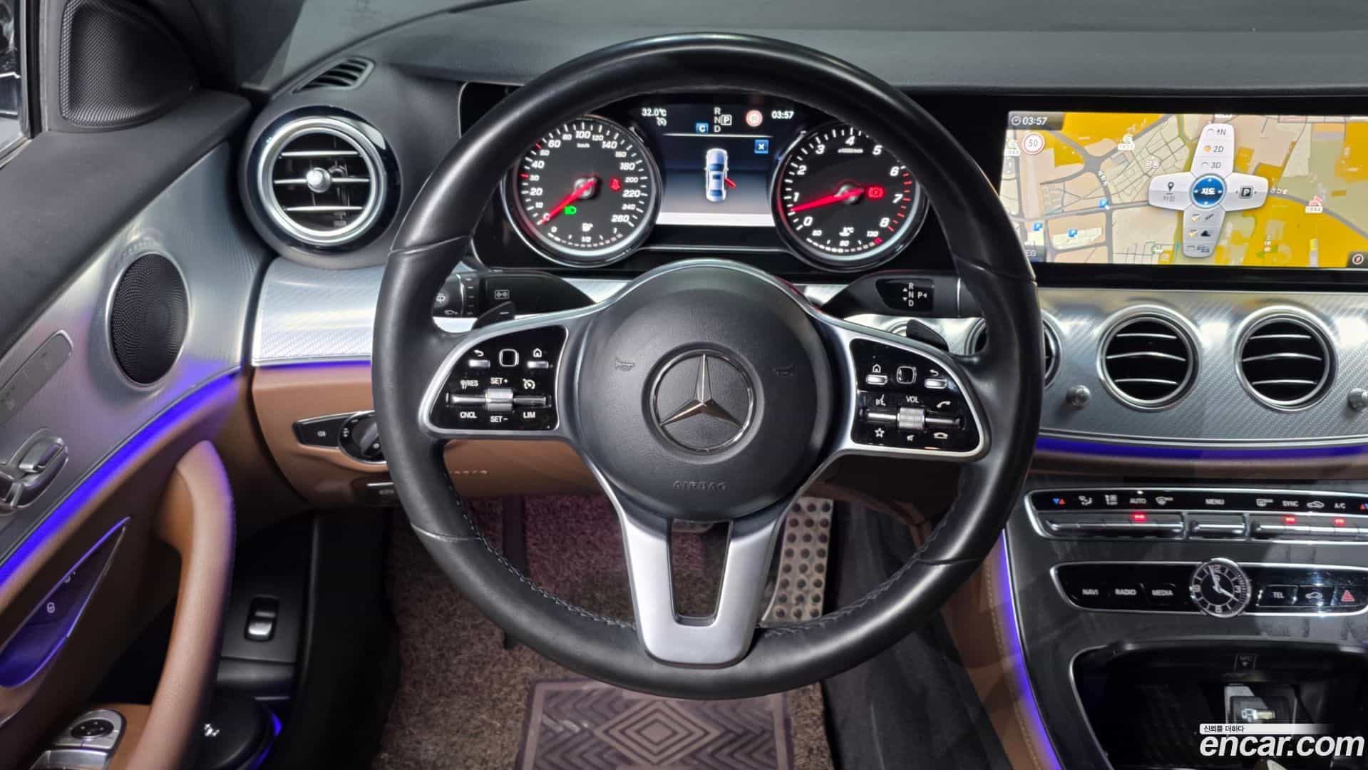 E-Class Mercedes-Benz 2020.6-OPTION-017