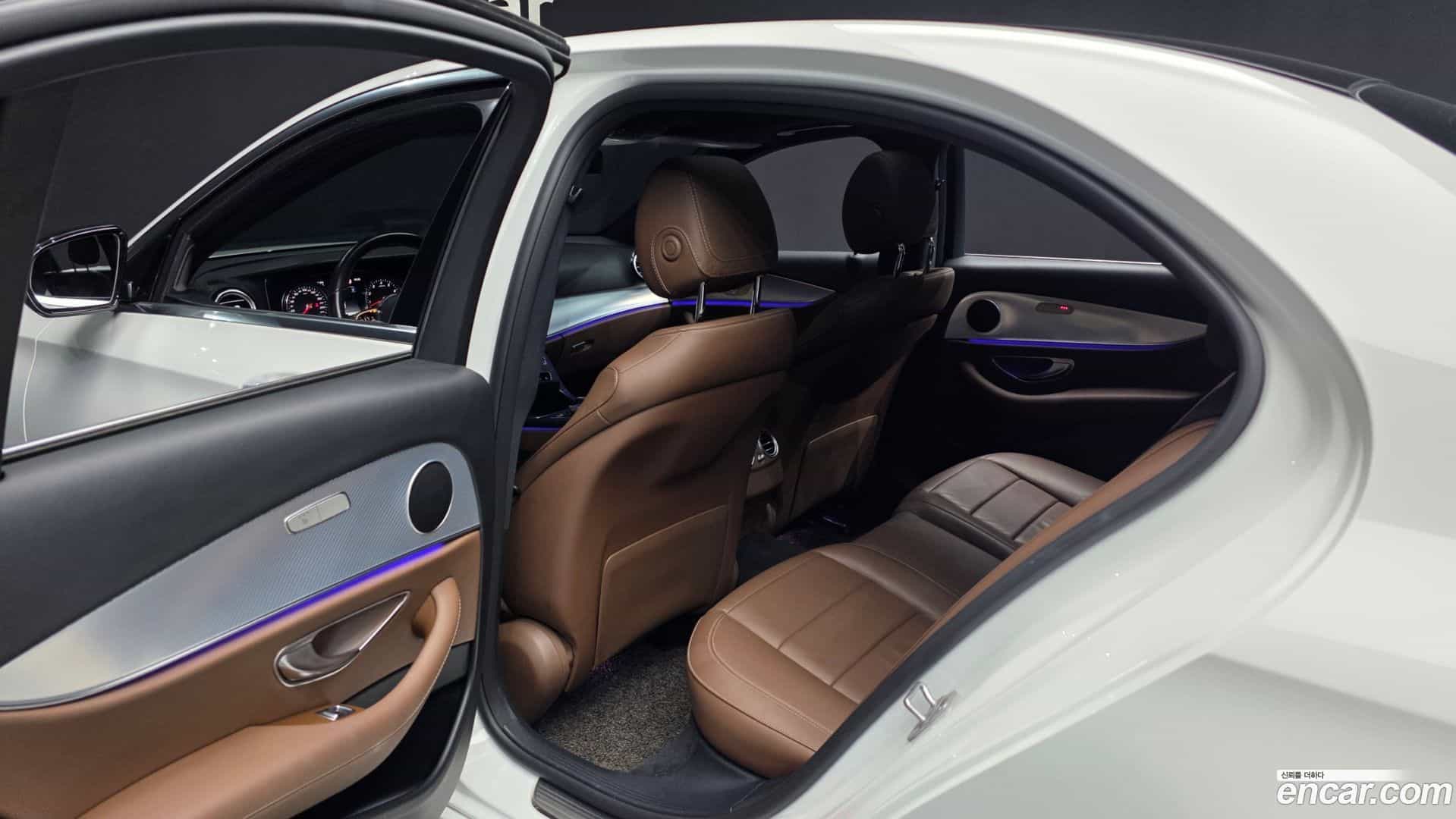 E-Class Mercedes-Benz 2020.6-INNER-036