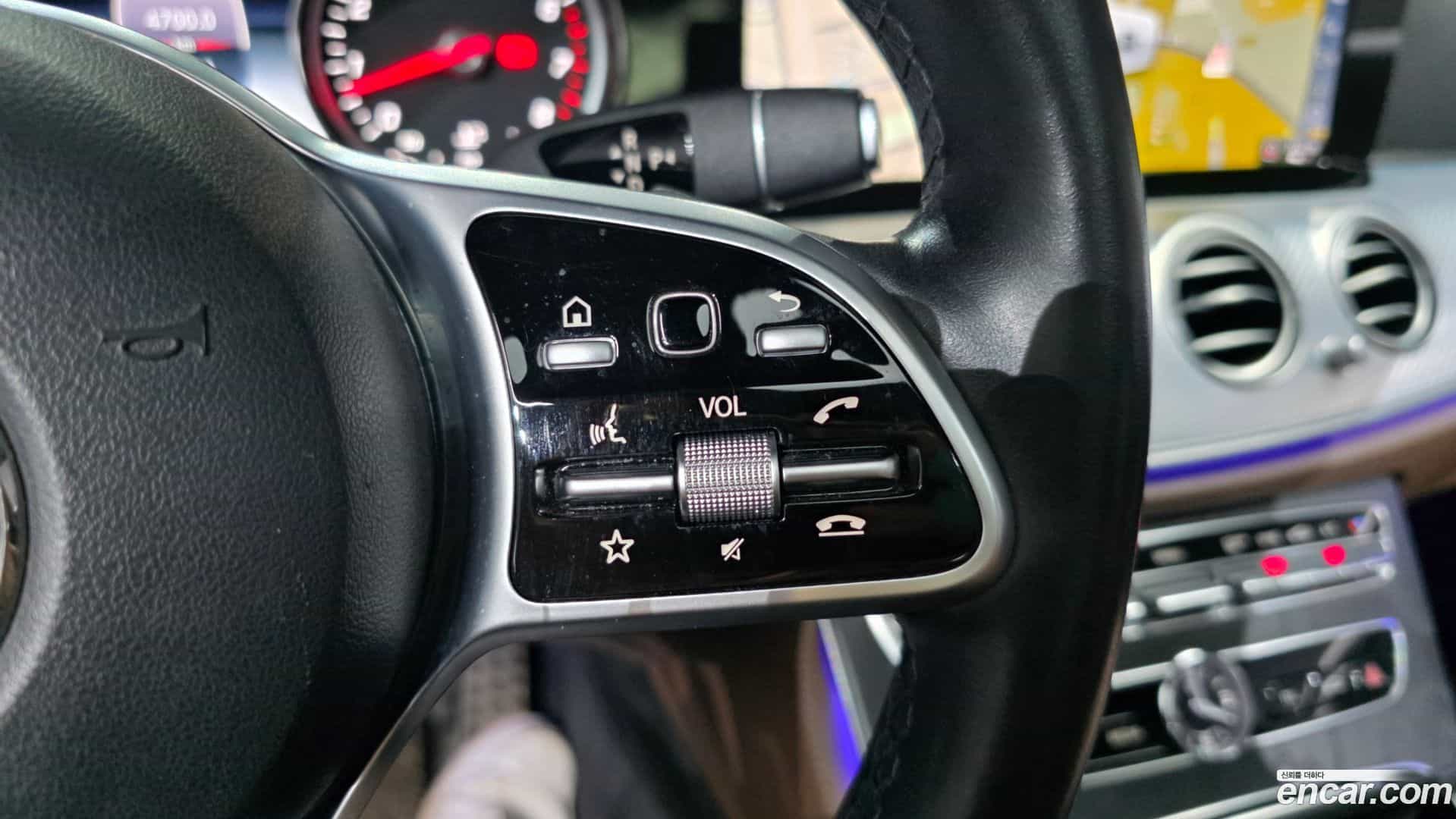 E-Class Mercedes-Benz 2020.6-OPTION-045
