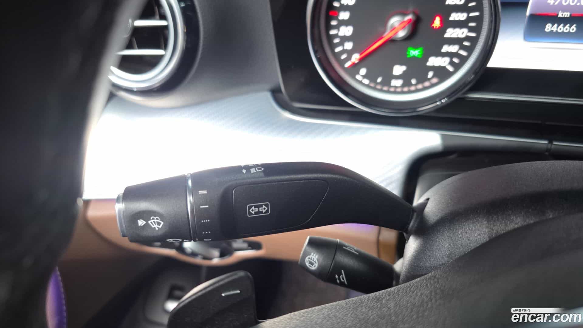 E-Class Mercedes-Benz 2020.6-OPTION-047