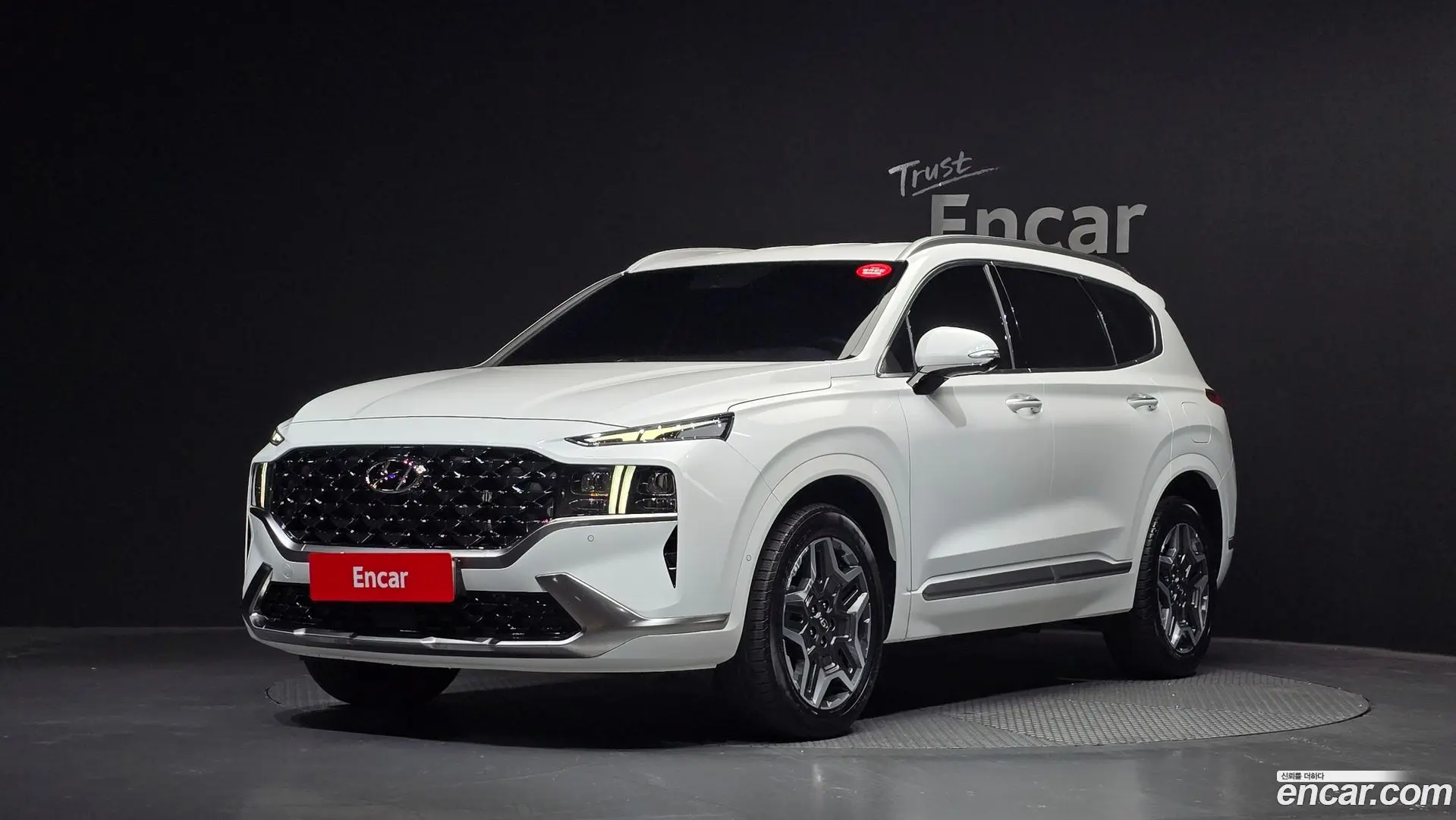 Main__Slider__Photo:Santafe Hyundai 2023.8-0