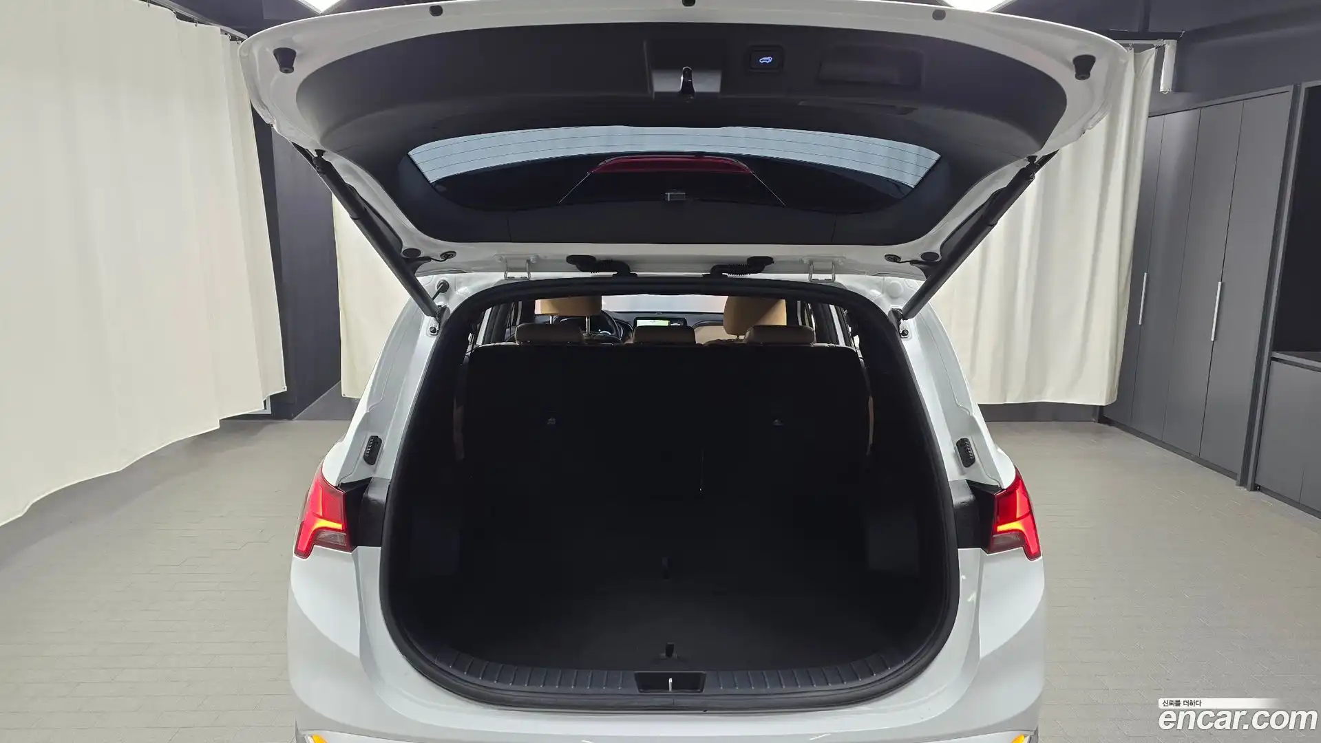 Santafe Hyundai 2023.8-OPTION-043