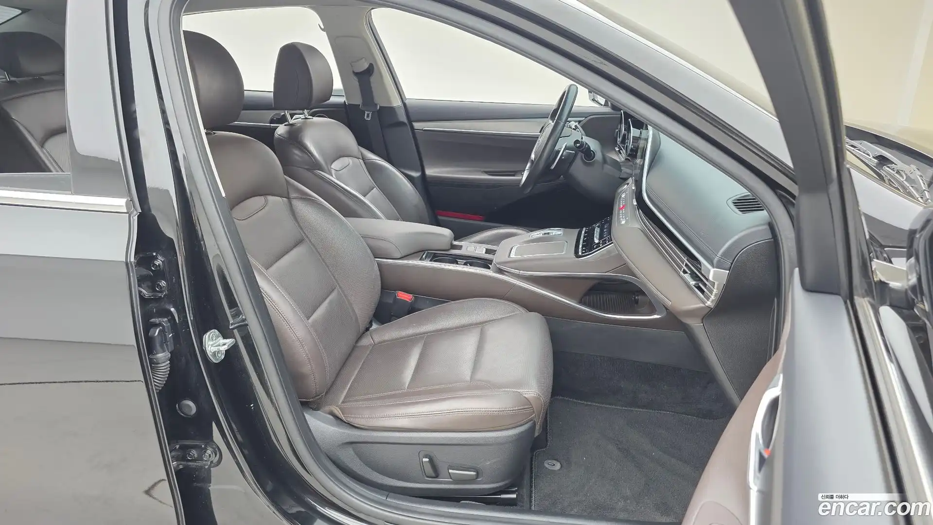 Grandeur Hyundai 2021.1-OPTION-015