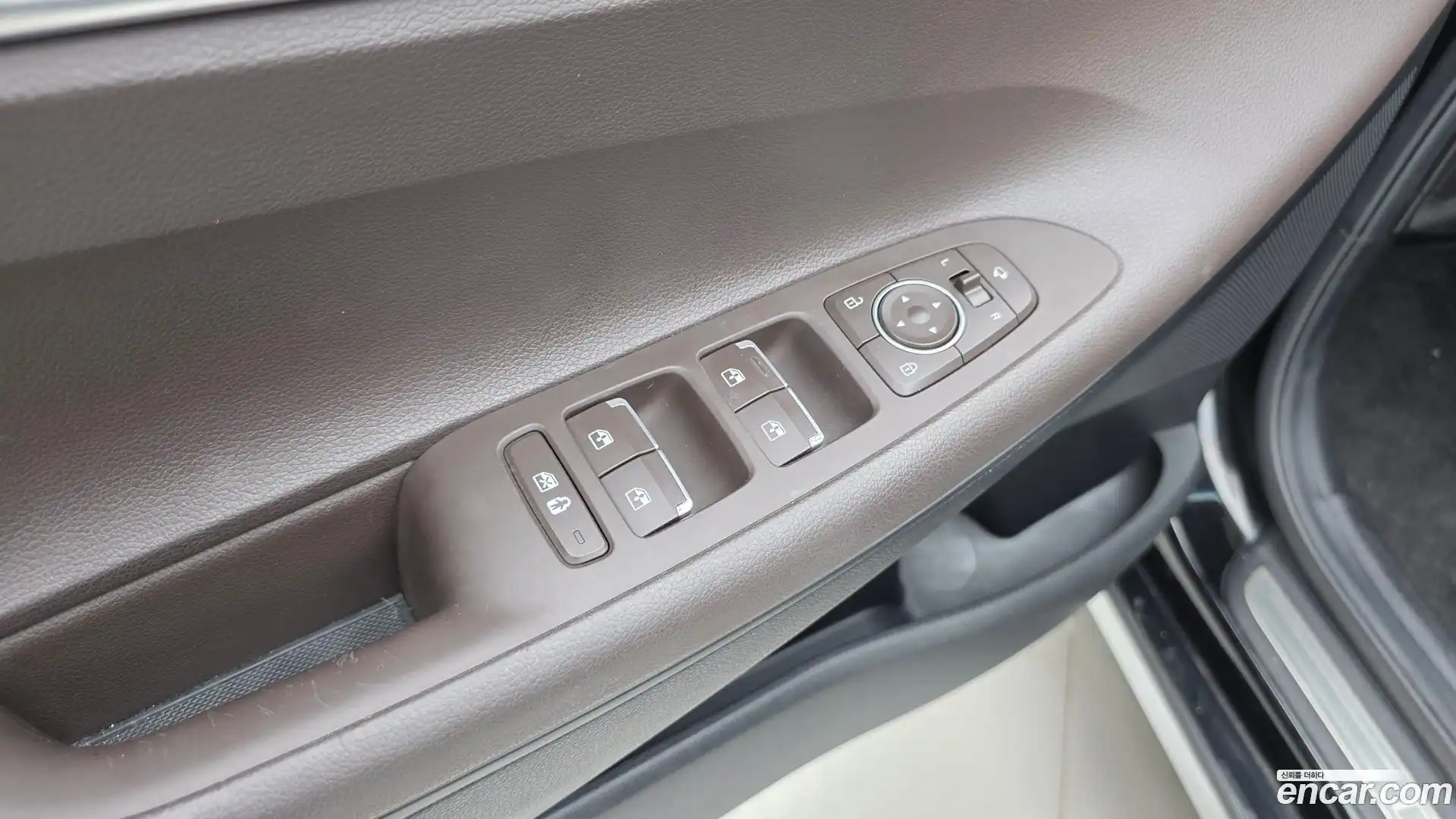 Grandeur Hyundai 2021.1-OPTION-021