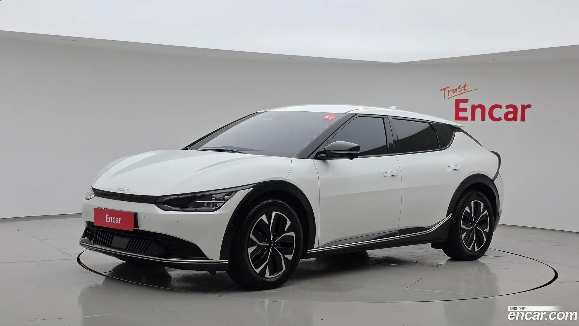 Main__Slider__Photo:EV6 Kia 2021.8-0