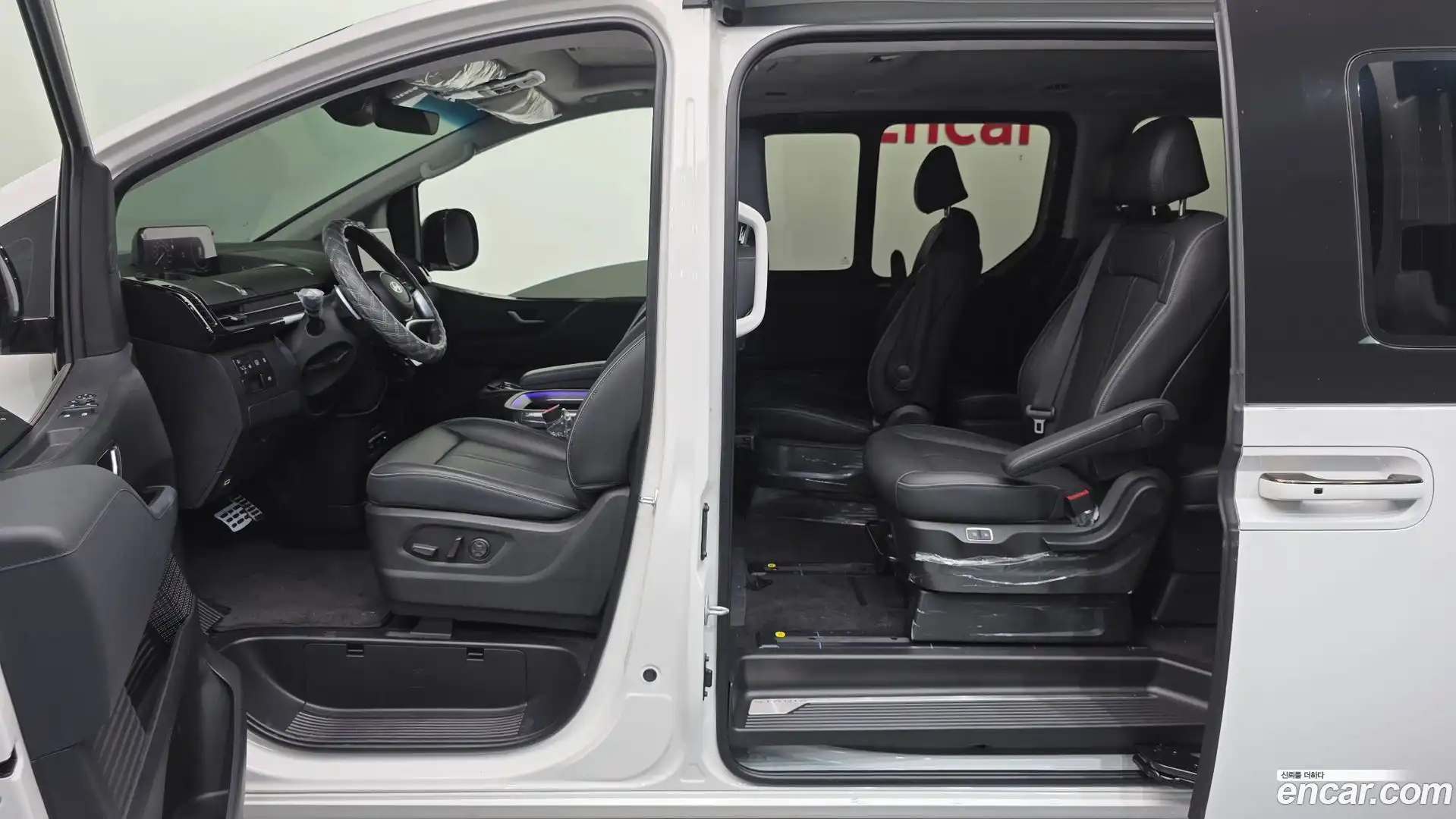 Staria Hyundai 2025.4-OPTION-020