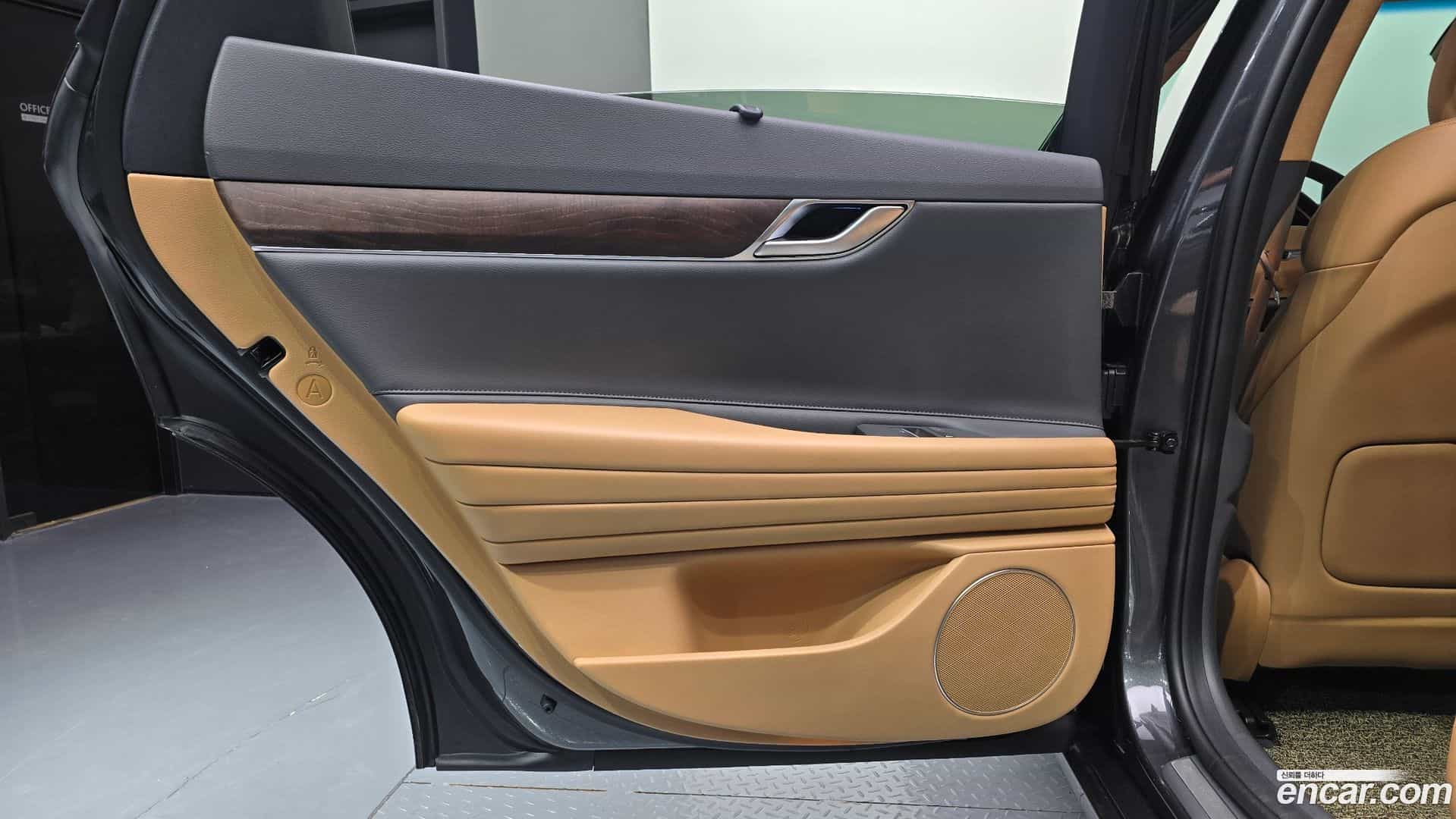 G80 Genesis 2021.5-INNER-035