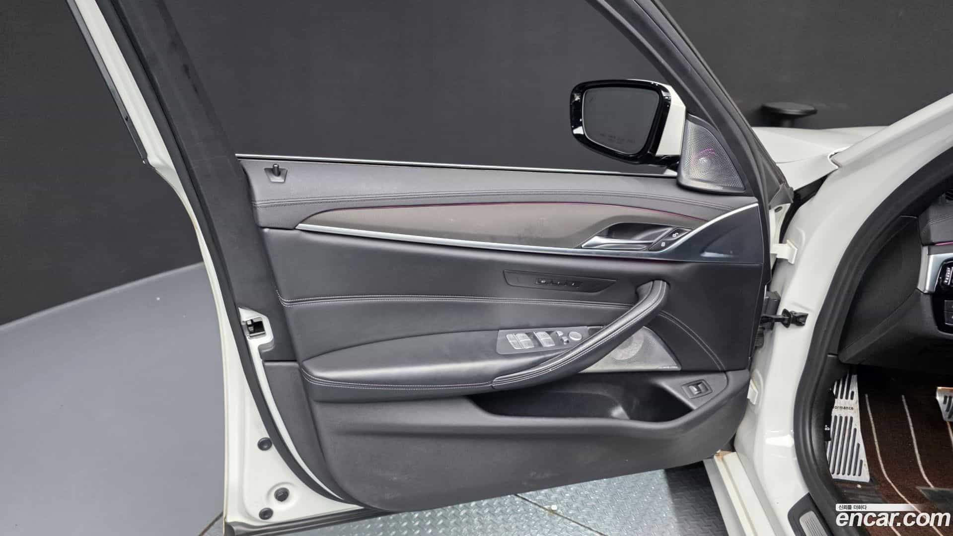 5-Series BMW 2019.6-INNER-034