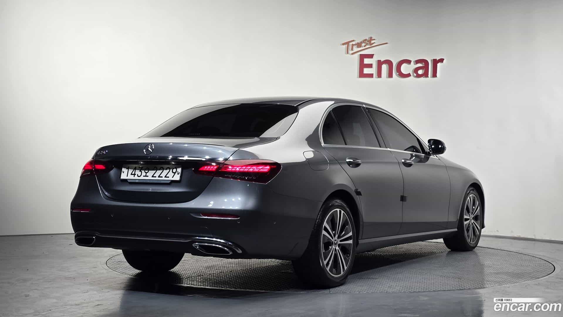 E-Class Mercedes-Benz 2020.11-OUTER-002