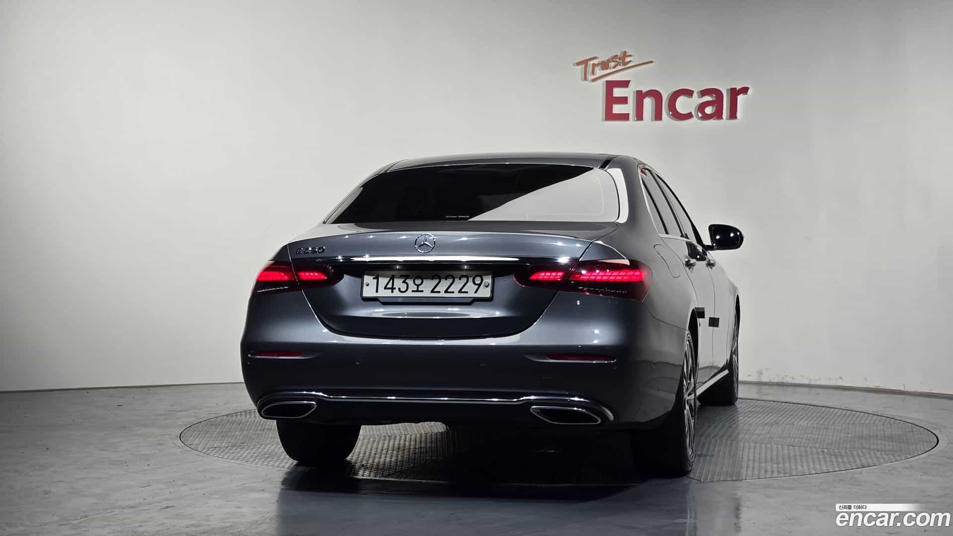 E-Class Mercedes-Benz 2020.11-OUTER-004