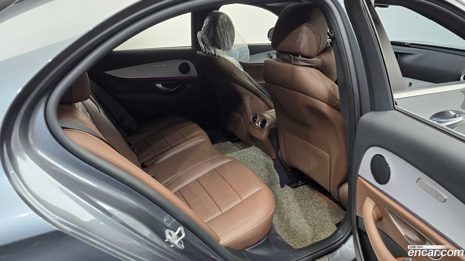 E-Class Mercedes-Benz 2020.11-OPTION-015
