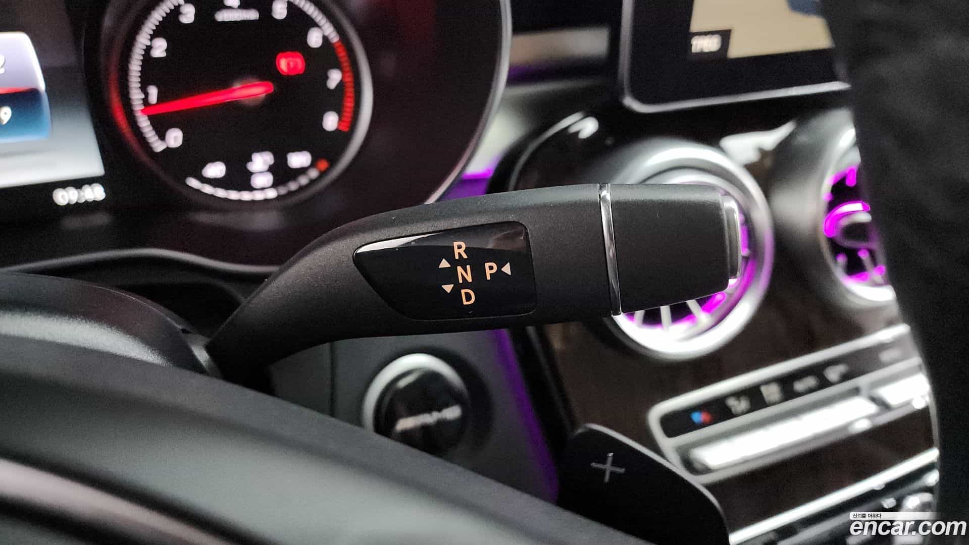 C-Class Mercedes-Benz 2018.3-INNER-009