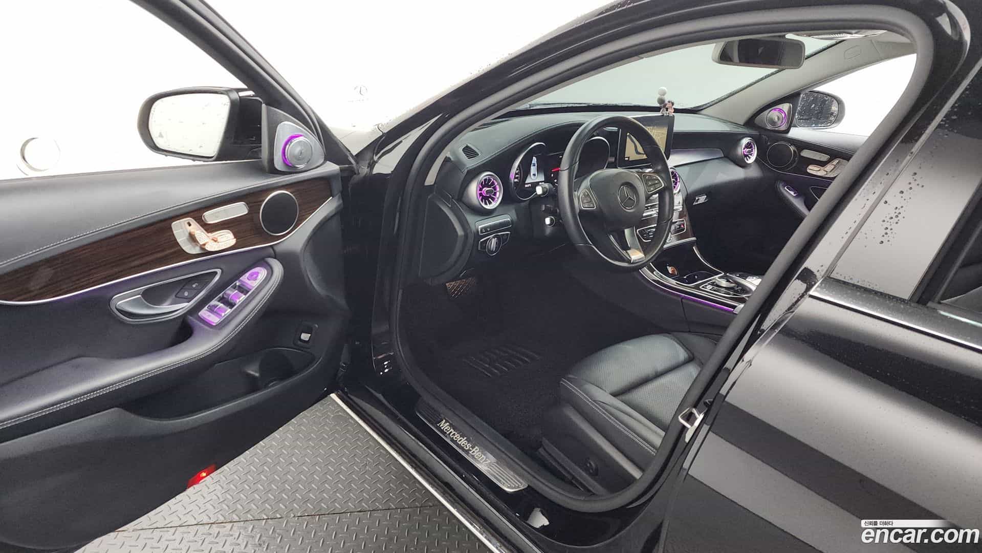 C-Class Mercedes-Benz 2018.3-INNER-010