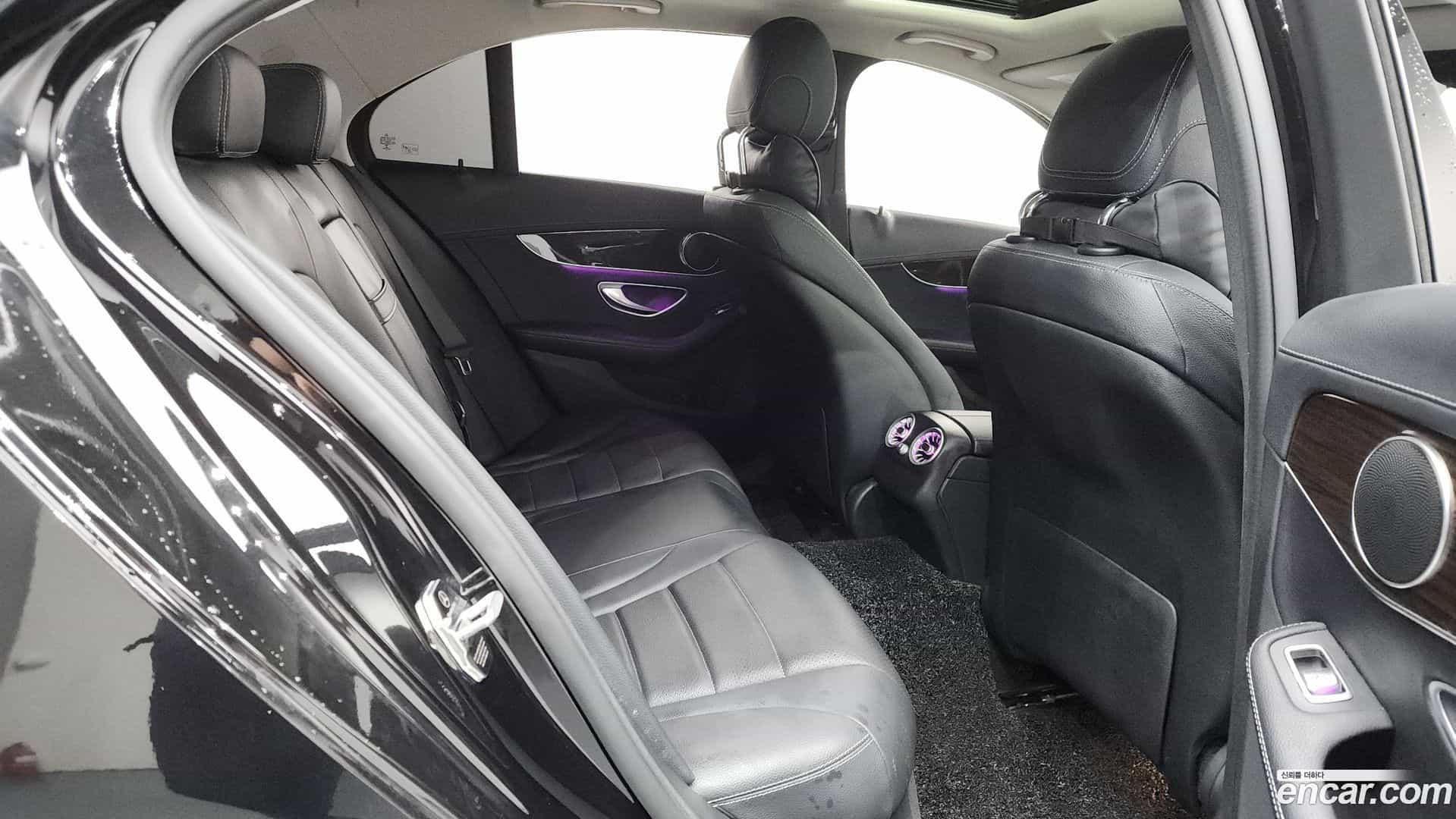 C-Class Mercedes-Benz 2018.3-OPTION-015