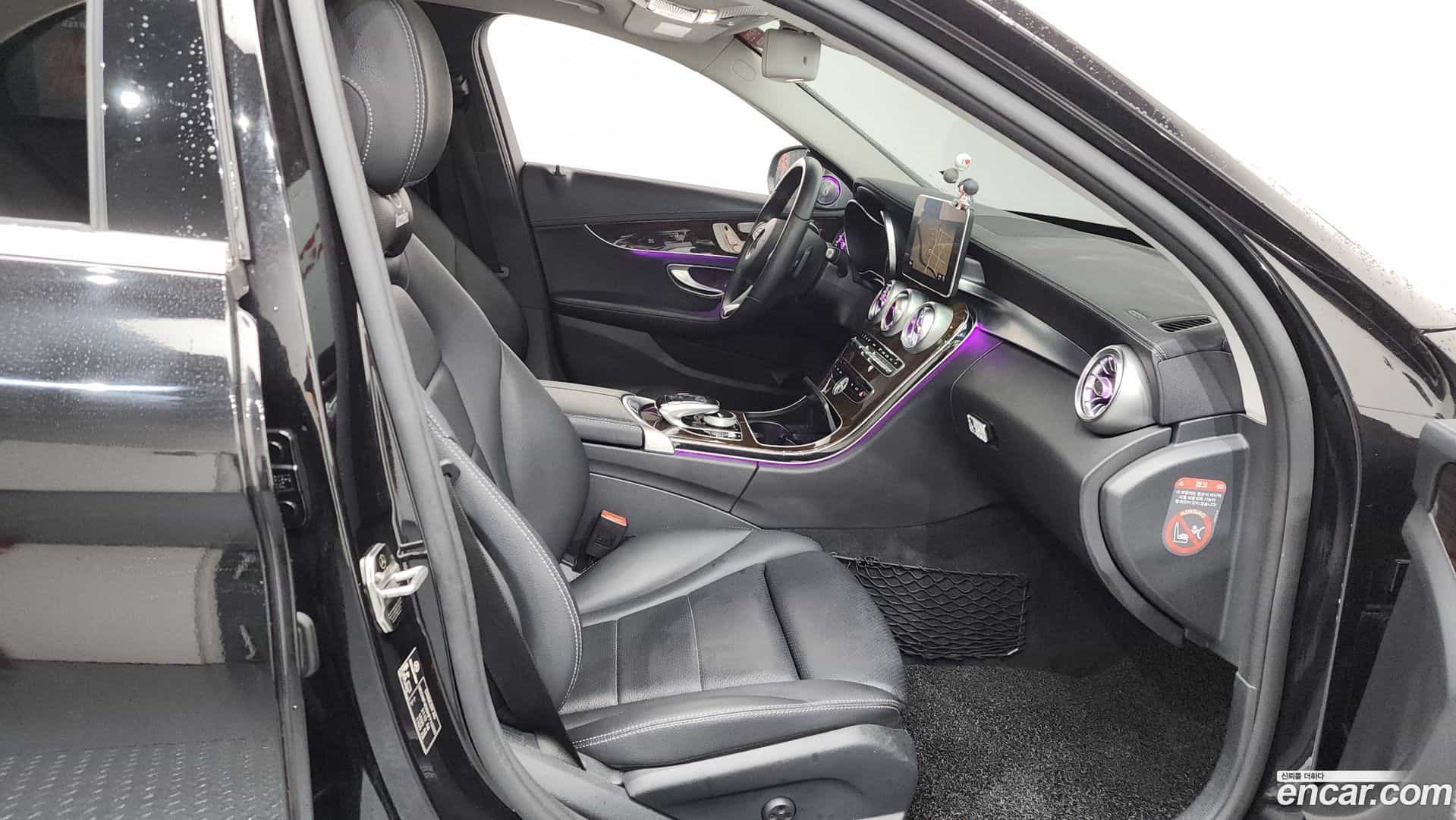 C-Class Mercedes-Benz 2018.3-INNER-036