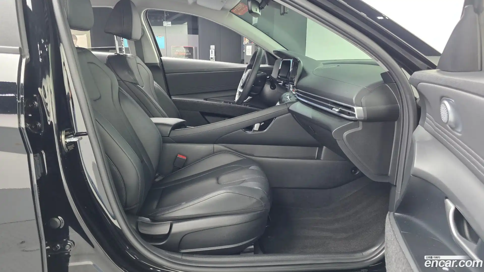 AVANTE Hyundai 2025.8-OPTION-015