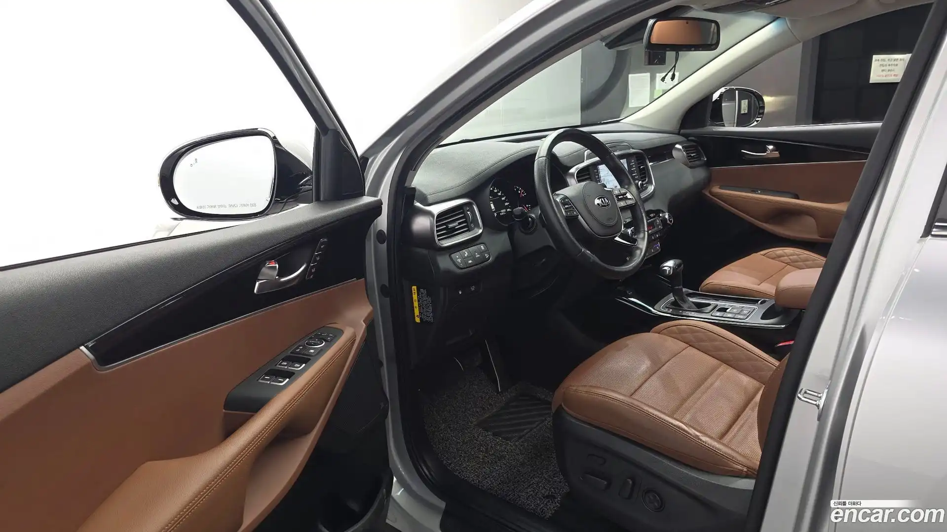 Sorento Kia 2019.1-INNER-010