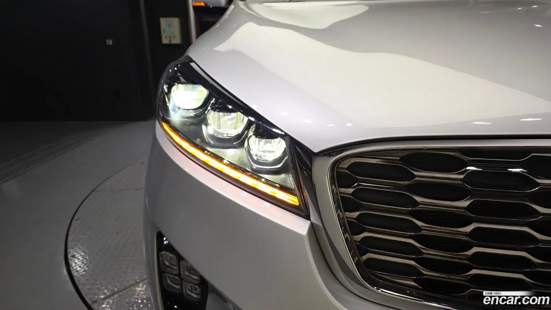 Sorento Kia 2019.1-OUTER-032