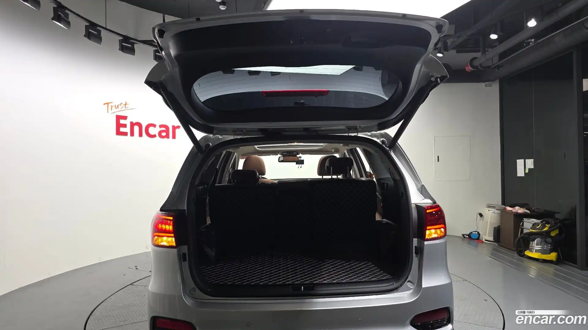 Sorento Kia 2019.1-OPTION-048