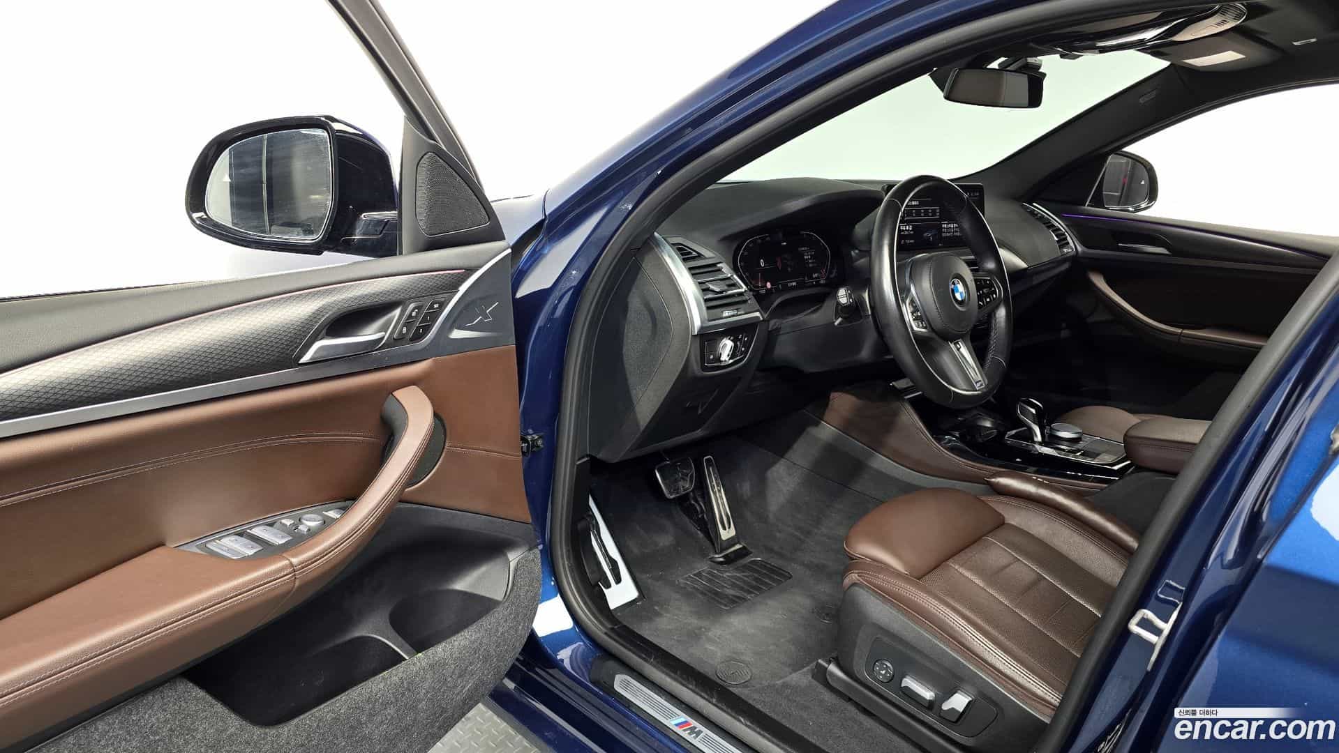 X4 BMW 2023.1-INNER-010