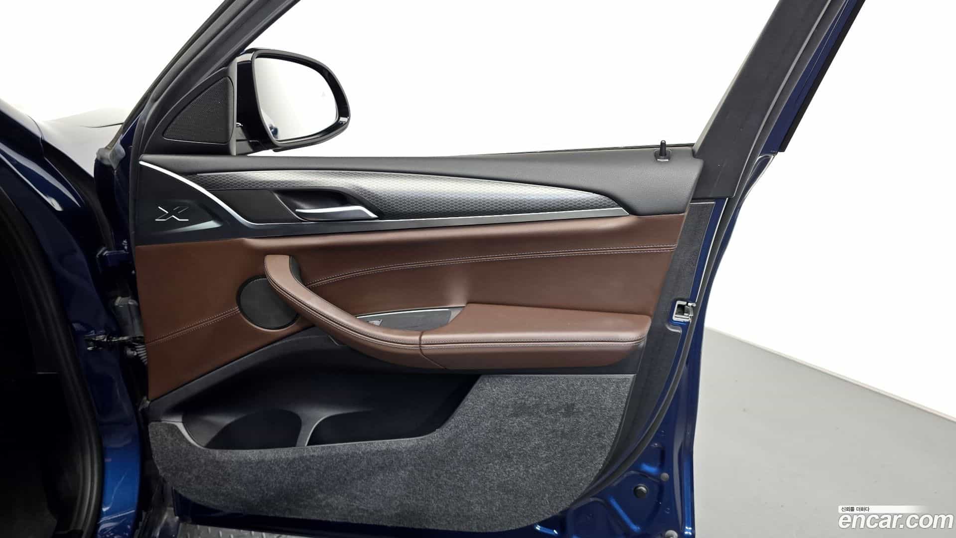 X4 BMW 2023.1-INNER-034