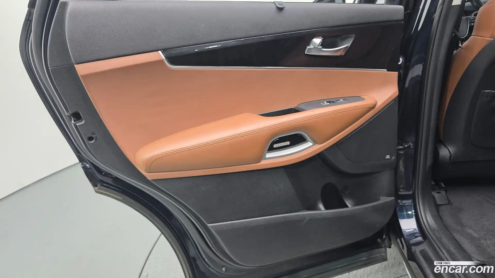 Sorento Kia 2017.8-INNER-035