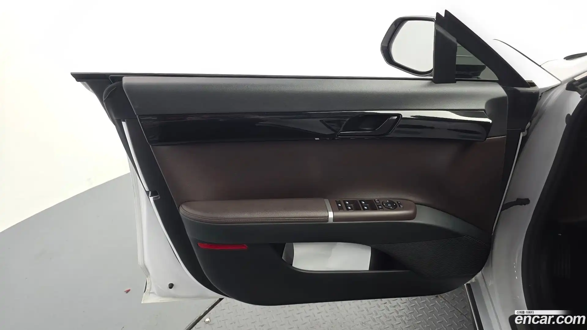 Grandeur Hyundai 2023.0-INNER-034