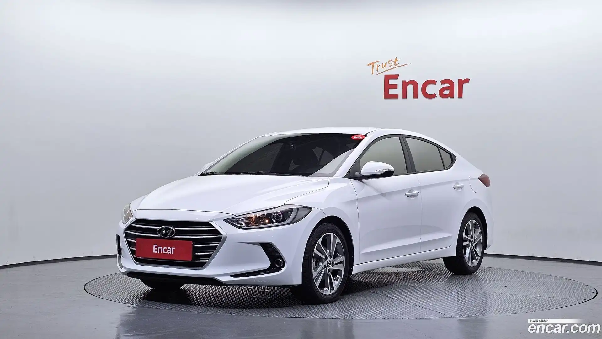 AVANTE Hyundai 2018.6-OUTER-001