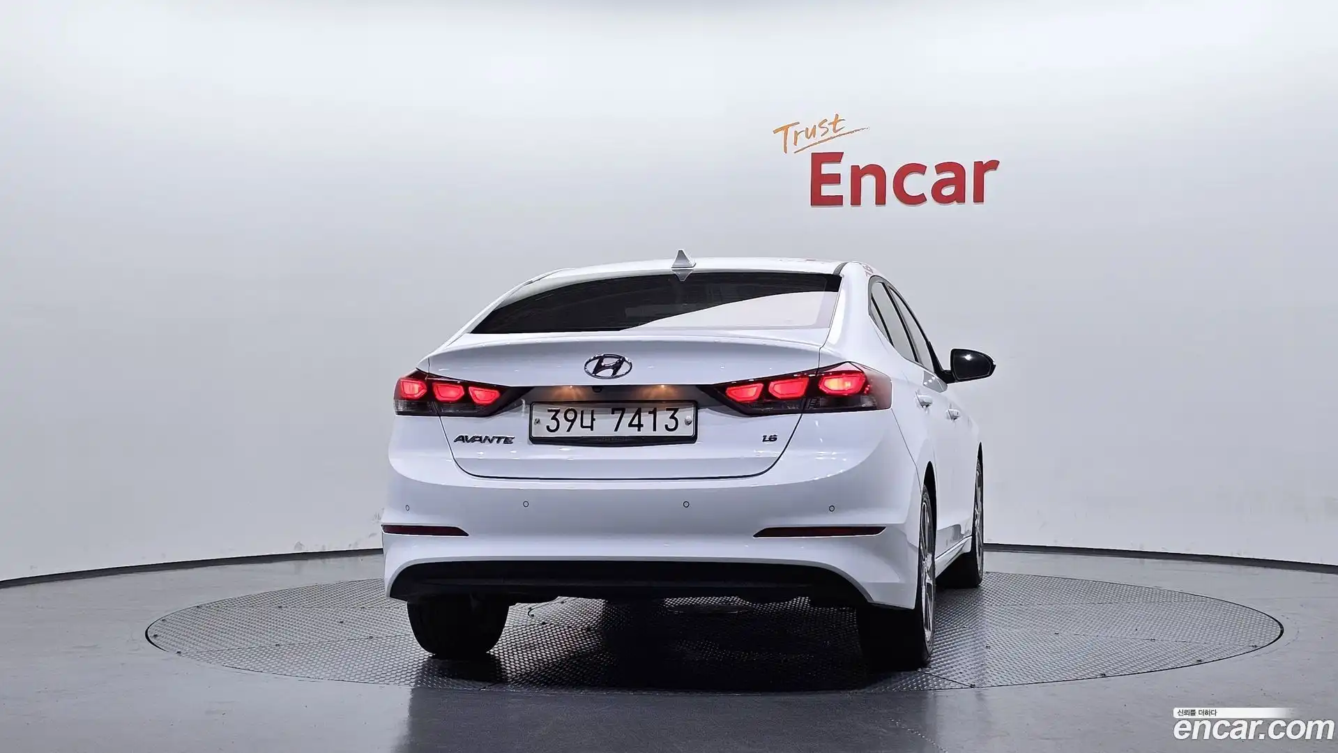 AVANTE Hyundai 2018.6-OUTER-004
