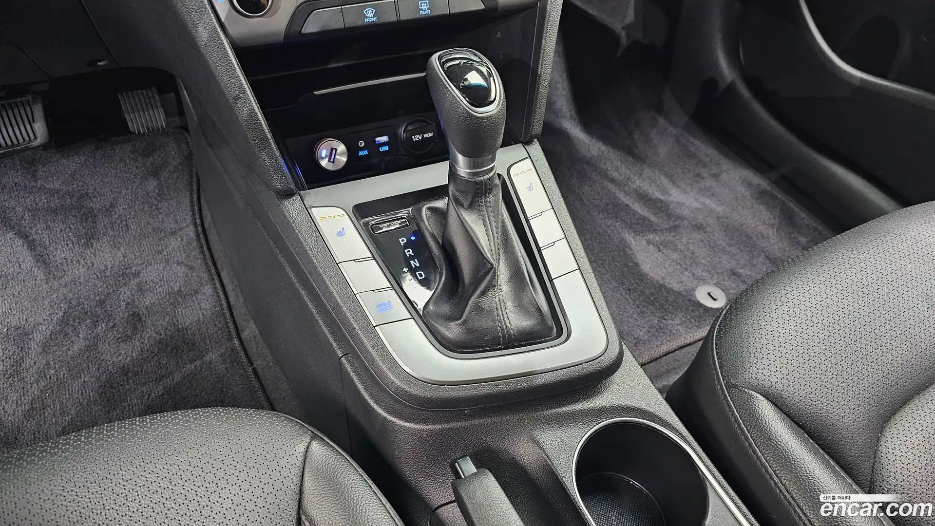 AVANTE Hyundai 2018.6-INNER-009