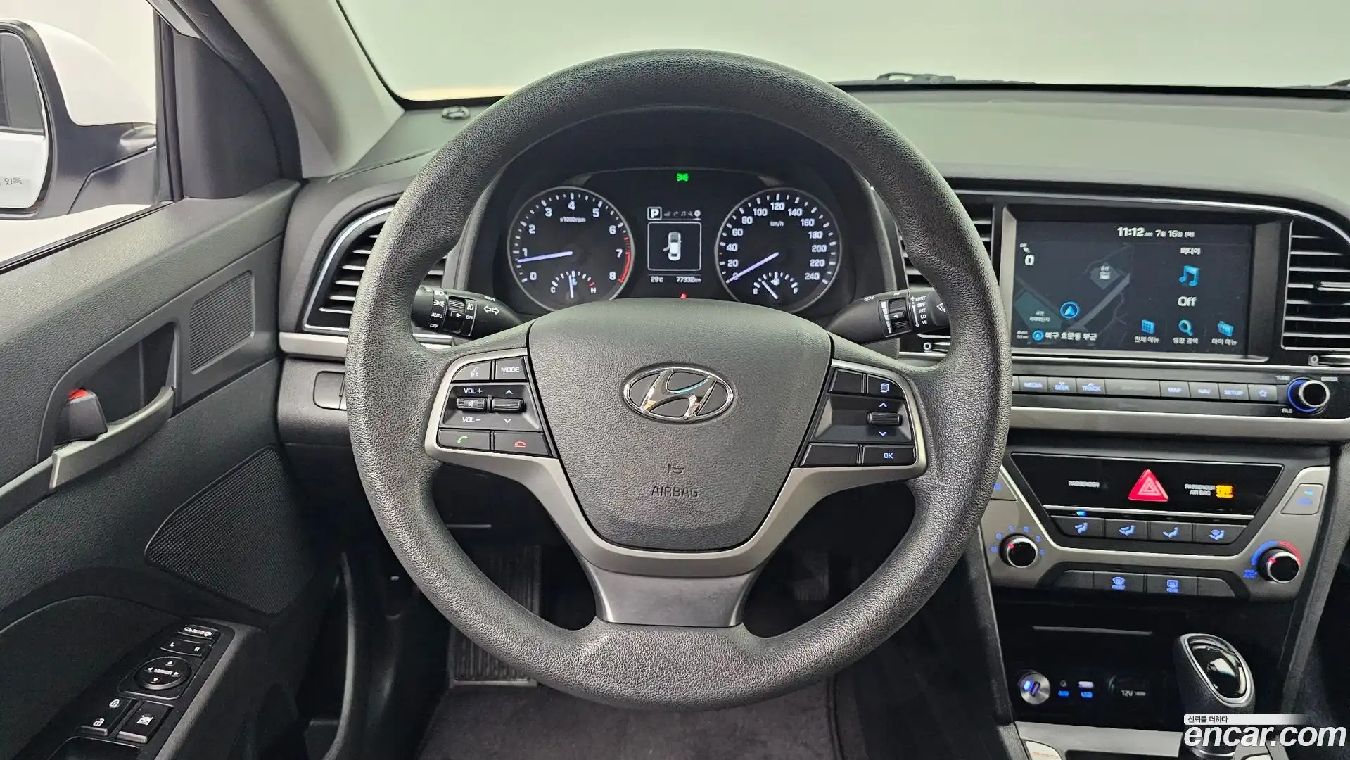 AVANTE Hyundai 2018.6-OPTION-017